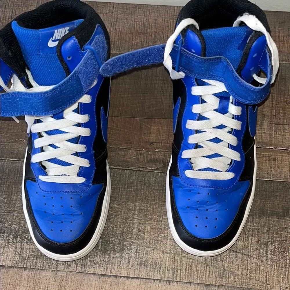 Nike Kids Black and Blue Sneakers - Picture 2 of 7